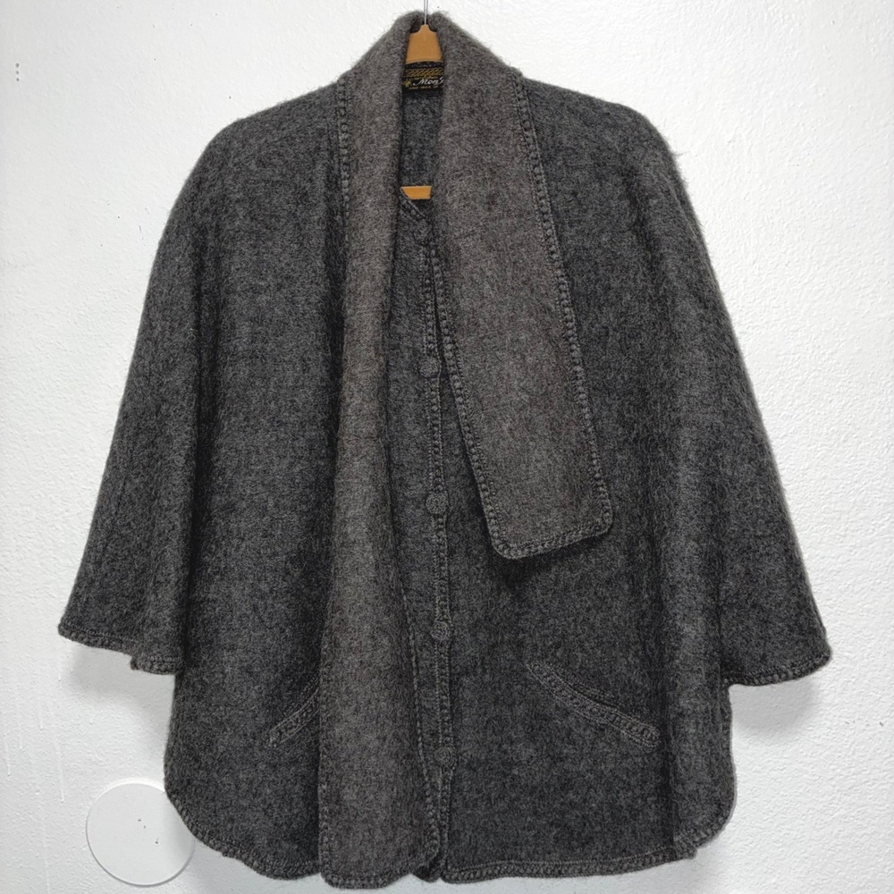 Vintage Mon Repos Artesanías hand loomed alpaca wool poncho made in Peru